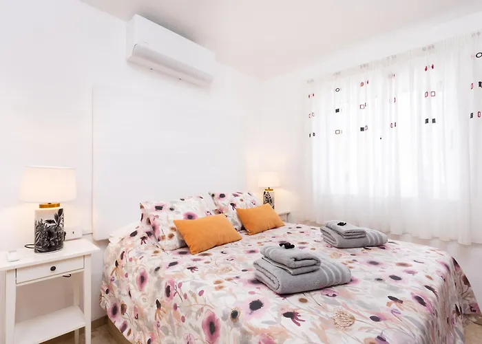 Casa Glenys Con Piscina Privada Y Vistas Al Golf Y Mar